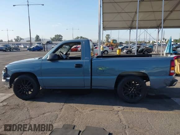 1999 GMC Sierra 1500 SLE with VIN 1GTEC14VXXZ504389, listed as a IAAI auction lot 43139898 with 190,389 mi miles and . Bid and sale history available at DreamBid. Image 14.