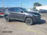 2021 Jeep Compass Trailhawk z VIN 3C4NJDDB0MT523825, wystawiony jako IAAI lot #43218915 z przebiegiem 99 358 mil mil oraz . Historia ofert i sprzedaży dostępna na DreamBid. Obrazek 13.