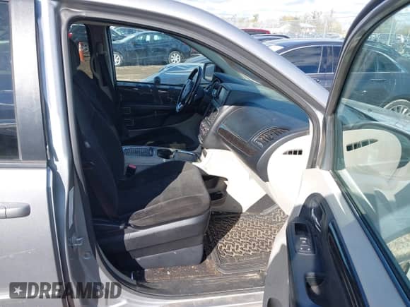 2016 Dodge Grand Caravan SXT z VIN 2C4RDGCG7GR311597, wystawiony jako IAAI lot #43536280 z przebiegiem 138 444 mil mil oraz . Historia ofert i sprzedaży dostępna na DreamBid. Obrazek 5.