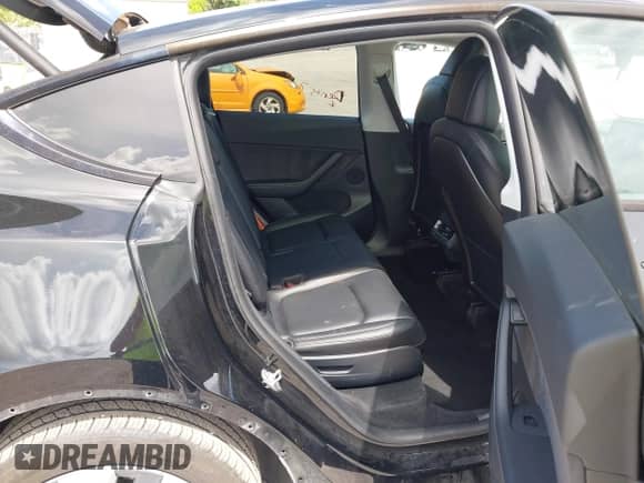 2021 Tesla Model Y Long Range с VIN 5YJYGAEE8MF207493, выставлен на аукционе IAAI как лот 43261396 с пробегом 49 440 миль миль и . История ставок и продаж доступна на DreamBid. Изображение 8.