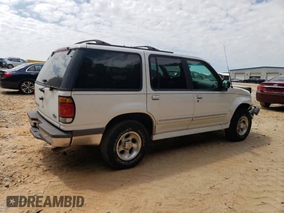 1997 Ford Explorer XL с VIN 1FMDU32E8VUC60285, выставлен на аукционе Copart как лот 66154644 с пробегом 219 066 миль миль и Списание • Salvage title. История ставок и продаж доступна на DreamBid. Изображение 3.