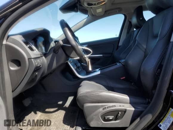 2018 Volvo S60 Inscription Platinum с VIN LYV402TM4JB172922, выставлен на аукционе Copart как лот 54655585 с пробегом 38 002 миль миль и Списание • Salvage title. История ставок и продаж доступна на DreamBid. Изображение 7.