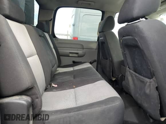 2007 GMC Sierra 1500 SLE1 z VIN 2GTEC13CX71501310, wystawiony jako Copart lot #81711125 z przebiegiem 218 998 mil mil oraz Szkoda całkowita • Salvage title. Historia ofert i sprzedaży dostępna na DreamBid. Obrazek 10.