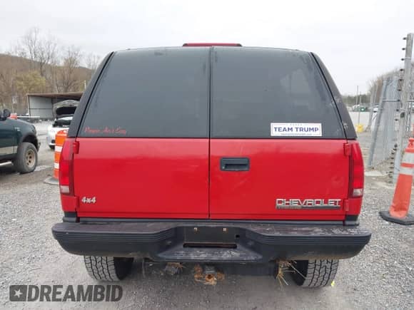 1996 Chevrolet Tahoe with VIN 3GNEK18R8TG153872, listed as a IAAI auction lot 41913476 with 120,686 mi miles and . Bid and sale history available at DreamBid. Image 16.