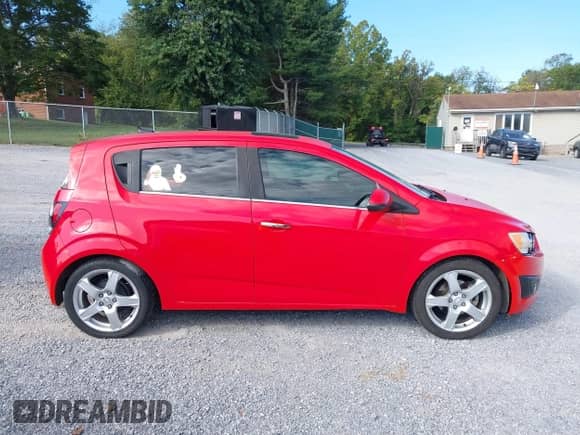 2014 Chevrolet Sonic LTZ с VIN 1G1JE6SB2E4151261, выставлен на аукционе IAAI как лот 43149278 с пробегом 87 555 миль миль и . История ставок и продаж доступна на DreamBid. Изображение 14.
