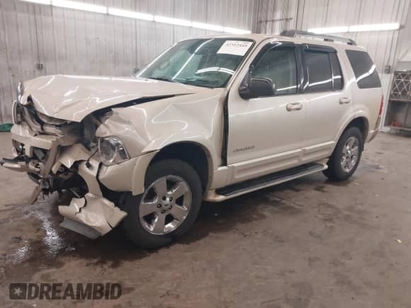 2005 Ford Explorer Limited with VIN 1FMDU75W05ZA24471, listed as a IAAI auction lot 42312449 with 151,392 mi miles and . Bid and sale history available at DreamBid. Image 2.