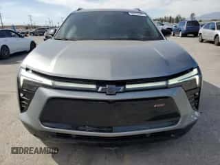 2024 Chevrolet Blazer EV eAWD RS z VIN 3GNKDCRJXRS173757, wystawiony jako Copart lot #52872395 z przebiegiem 5 077 mil mil oraz Szkoda całkowita • Salvage title. Historia ofert i sprzedaży dostępna na DreamBid. Obrazek 5.