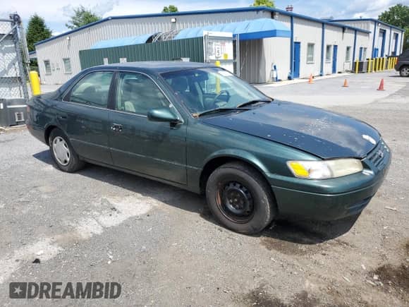 1999 Toyota Camry LE z VIN 4T1BG22K7XU443923, wystawiony jako Copart lot #61206005 z przebiegiem 265 239 mil mil oraz Czysty tytuł • Clean title. Historia ofert i sprzedaży dostępna na DreamBid. Obrazek 4.