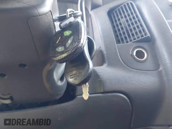 2005 Dodge 2500 SLT z VIN 3D7KS28C25G844501, wystawiony jako IAAI lot #42176860 z przebiegiem 238 386 mil mil oraz . Historia ofert i sprzedaży dostępna na DreamBid. Obrazek 11.