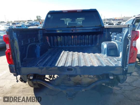 2024 Chevrolet Silverado 1500 LT with VIN 3GCPACEK1RG173476, listed as a IAAI auction lot 43450587 with 19,972 mi miles and . Bid and sale history available at DreamBid. Image 6.