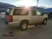 2008 Chevrolet Suburban 2LT with VIN 1GNFK163X8J127587, listed as a Copart auction lot 86182195 with 180,835 mi miles and Salvage title. Bid and sale history available at DreamBid. Image 3.