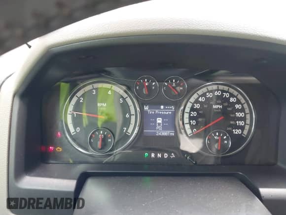 2011 Ram 1500 ST с VIN 1D7RB1CP1BS575737, выставлен на аукционе IAAI как лот 42973234 с пробегом 243 887 миль миль и . История ставок и продаж доступна на DreamBid. Изображение 7.