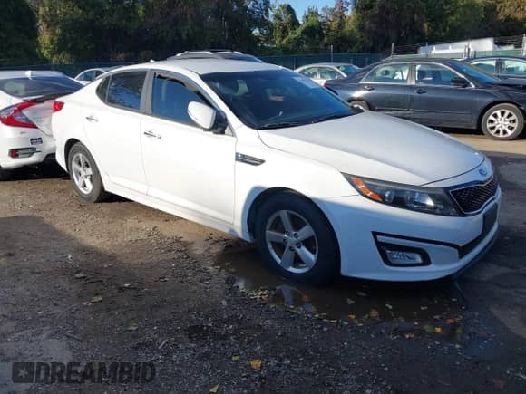 2015 Kia Optima LX z VIN 5XXGM4A76FG509992, wystawiony jako IAAI lot #43502120 z przebiegiem 131 547 mil mil oraz . Historia ofert i sprzedaży dostępna na DreamBid. Obrazek 1.