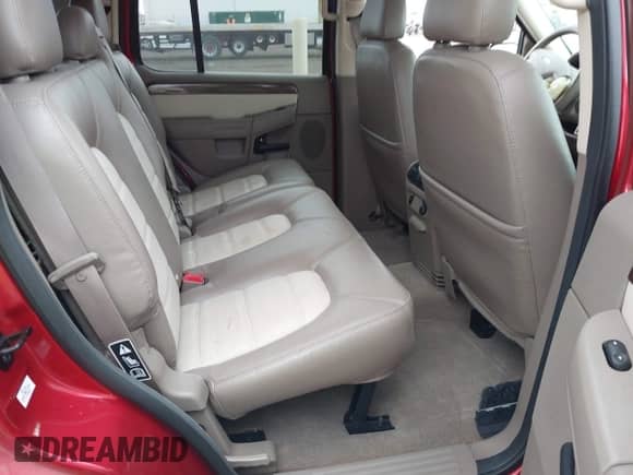 2003 Ford Explorer Eddie Bauer z VIN 1FMDU74K03UC30186, wystawiony jako IAAI lot #42373893 z przebiegiem 103 172 mil mil oraz . Historia ofert i sprzedaży dostępna na DreamBid. Obrazek 8.