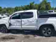 2017 Toyota Tacoma SR5 с VIN 5TFCZ5ANXHX082879, выставлен на аукционе IAAI как лот 42868022 с пробегом 114 120 миль миль и . История ставок и продаж доступна на DreamBid. Изображение 14.