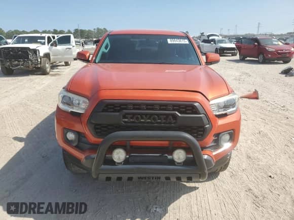 2017 Toyota Tacoma SR5 z VIN 5TFAZ5CN5HX025638, wystawiony jako Copart lot #89843615 z przebiegiem 82 079 mil mil oraz Szkoda całkowita • Salvage title. Historia ofert i sprzedaży dostępna na DreamBid. Obrazek 5.