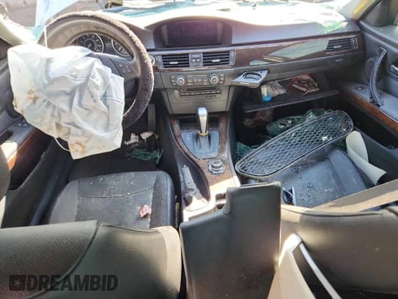 2011 BMW 3 Series 328i с VIN WBAPH5C57BF094371, выставлен на аукционе Copart как лот 80854585 с пробегом Не указан миль и Списание • Salvage title. История ставок и продаж доступна на DreamBid. Изображение 8.