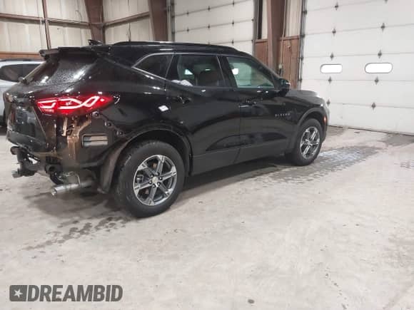 2023 Chevrolet Blazer LT с VIN 3GNKBJR45PS234918, выставлен на аукционе IAAI как лот 42318333 с пробегом 16 348 миль миль и . История ставок и продаж доступна на DreamBid. Изображение 4.