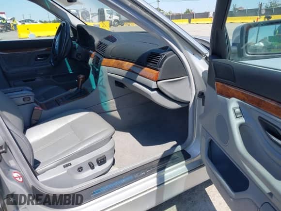 2001 BMW 7 Series 740iL with VIN WBAGH83431DP27760, listed as a IAAI auction lot 42461705 with Not provided miles and . Bid and sale history available at DreamBid. Image 5.