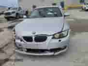 2007 BMW 3 Series 328i z VIN WBAWL13507PX16720, wystawiony jako Copart lot #68773895 z przebiegiem 91 223 mil mil oraz Szkoda całkowita • Salvage title. Historia ofert i sprzedaży dostępna na DreamBid. Obrazek 13.