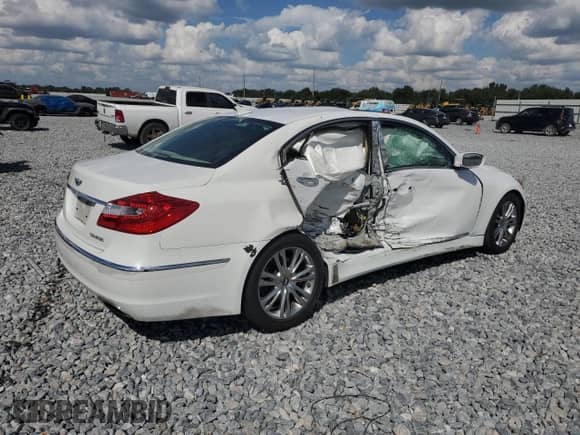 2012 Hyundai Genesis 3.8L with VIN KMHGC4DDXCU211872, listed as a Copart auction lot 84649205 with 68,342 mi miles and Non repairable. Bid and sale history available at DreamBid. Image 3.