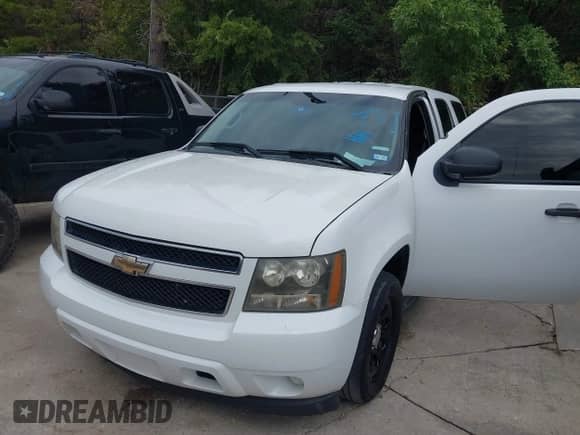 2010 Chevrolet Tahoe LS с VIN 1GNMCAE02AR235608, выставлен на аукционе IAAI как лот 43068003 с пробегом 238 469 миль миль и . История ставок и продаж доступна на DreamBid. Изображение 6.
