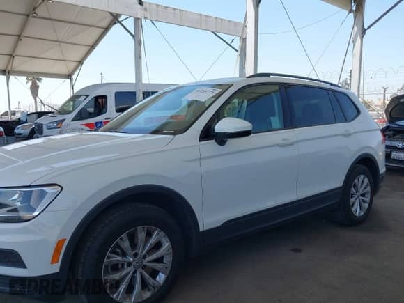 2019 Volkswagen Tiguan S с VIN 3VV1B7AX2KM176326, выставлен на аукционе IAAI как лот 42255775 с пробегом 72 996 миль миль и . История ставок и продаж доступна на DreamBid. Изображение 14.