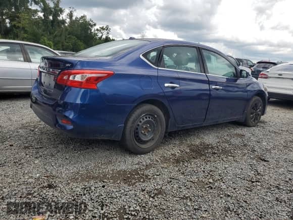 2017 Nissan Sentra S with VIN 3N1AB7APXHY226733, listed as a Copart auction lot 81222585 with 160,094 mi miles and Clean title. Bid and sale history available at DreamBid. Image 3.