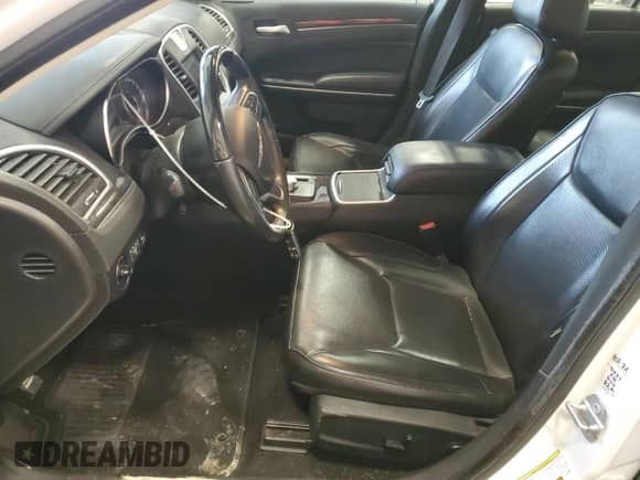 2020 Chrysler 300 Limited с VIN 2C3CCAEGXLH102880, выставлен на аукционе Copart как лот 60870755 с пробегом 69 458 миль миль и Списание • Salvage title. История ставок и продаж доступна на DreamBid. Изображение 7.