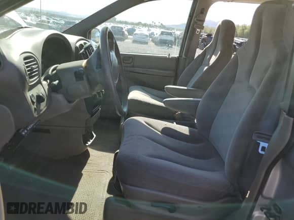 2002 Dodge Caravan Sport with VIN 2B4GP44322R615239, listed as a Copart auction lot 66906285 with 253,596 mi miles and Salvage title. Bid and sale history available at DreamBid. Image 7.