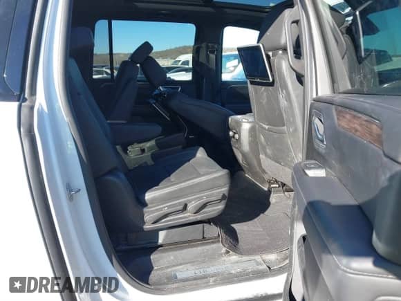 2022 Chevrolet Suburban Z71 z VIN 1GNSKDKD6NR150067, wystawiony jako IAAI lot #41684815 z przebiegiem 73 416 mil mil oraz . Historia ofert i sprzedaży dostępna na DreamBid. Obrazek 8.
