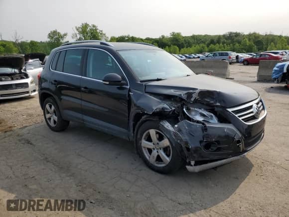 2010 Volkswagen Tiguan с VIN WVGBV9AX9AW530794, выставлен на аукционе Copart как лот 59271805 с пробегом 44 321 миль миль и Списание • Salvage title. История ставок и продаж доступна на DreamBid. Изображение 4.