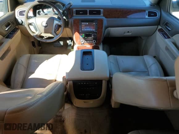 2014 Chevrolet Suburban LTZ with VIN 1GNSKKE71ER167269, listed as a Copart auction lot 84803705 with 191,929 mi miles and Salvage title. Bid and sale history available at DreamBid. Image 8.
