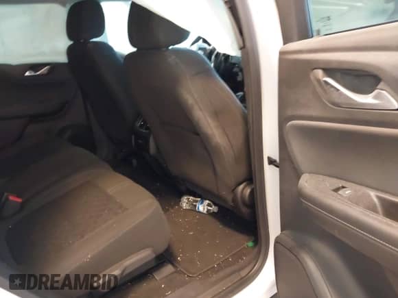 2020 Chevrolet Blazer LT z VIN 3GNKBCRS1LS629988, wystawiony jako IAAI lot #43372811 z przebiegiem 53 557 mil mil oraz . Historia ofert i sprzedaży dostępna na DreamBid. Obrazek 8.