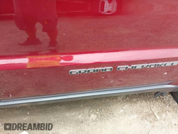 2020 Jeep Grand Cherokee Altitude z VIN 1C4RJFAG2LC341602, wystawiony jako IAAI lot #42684316 z przebiegiem 42 862 mil mil oraz . Historia ofert i sprzedaży dostępna na DreamBid. Obrazek 20.