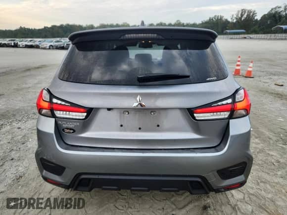 2023 Mitsubishi Outlander ES z VIN JA4ARUAU4PU014368, wystawiony jako Copart lot #80886605 z przebiegiem 28 594 mil mil oraz Szkoda całkowita • Salvage title. Historia ofert i sprzedaży dostępna na DreamBid. Obrazek 6.