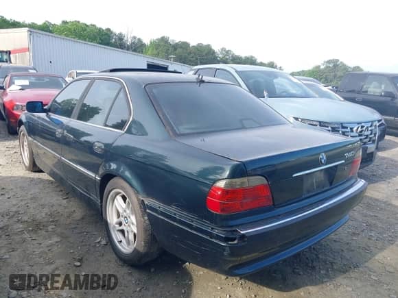 2001 BMW 7 Series 740i z VIN WBAGG83471DN82175, wystawiony jako IAAI lot #42165954 z przebiegiem 145 478 mil mil oraz . Historia ofert i sprzedaży dostępna na DreamBid. Obrazek 3.