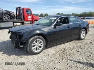 2016 Chrysler 300 Limited z VIN 2C3CCAAG7GH208005, wystawiony jako Copart lot #85176785 z przebiegiem 152 214 mil mil oraz Szkoda całkowita • Salvage title. Historia ofert i sprzedaży dostępna na DreamBid. Obrazek 1.