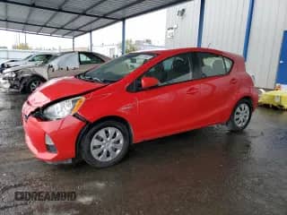 2014 Toyota Prius Two z VIN JTDKDTB30E1081962, wystawiony jako Copart lot #85919645 z przebiegiem 67 458 mil mil oraz Szkoda całkowita • Salvage title. Historia ofert i sprzedaży dostępna na DreamBid. Obrazek 1.