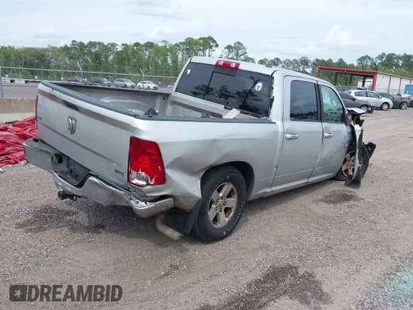 2010 Dodge 1500 ST z VIN 1D7RB1CP4AS101599, wystawiony jako IAAI lot #41076441 z przebiegiem 229 781 mil mil oraz . Historia ofert i sprzedaży dostępna na DreamBid. Obrazek 4.