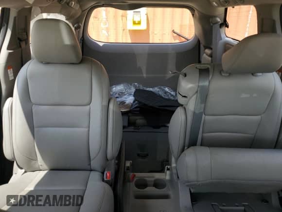 2020 Toyota Sienna XLE Auto Access Seat z VIN 5TDYZ3DC2LS050432, wystawiony jako Copart lot #66712165 z przebiegiem 76 766 mil mil oraz Szkoda całkowita • Salvage title. Historia ofert i sprzedaży dostępna na DreamBid. Obrazek 10.