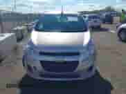 2013 Chevrolet Spark LS z VIN KL8CB6S93DC583599, wystawiony jako IAAI lot #43396778 z przebiegiem 101 563 mil mil oraz . Historia ofert i sprzedaży dostępna na DreamBid. Obrazek 12.