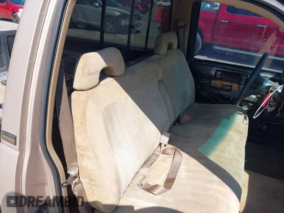 1992 Chevrolet Silverado 1500 с VIN 1GCDC14Z8NZ171816, выставлен на аукционе IAAI как лот 42981814 с пробегом 218 467 миль миль и . История ставок и продаж доступна на DreamBid. Изображение 8.