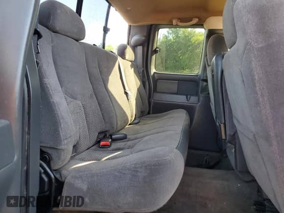 2006 Chevrolet Silverado SS с VIN 2GCEC19N261307703, выставлен на аукционе Copart как лот 56419285 с пробегом 302 825 миль миль и Списание • Salvage title. История ставок и продаж доступна на DreamBid. Изображение 10.