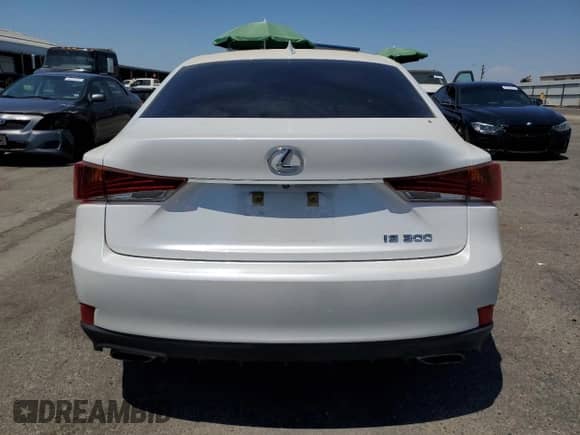 2020 Lexus IS 300 z VIN JTHAA1D28L5105782, wystawiony jako Copart lot #65160765 z przebiegiem 59 163 mil mil oraz Szkoda całkowita • Salvage title. Historia ofert i sprzedaży dostępna na DreamBid. Obrazek 6.