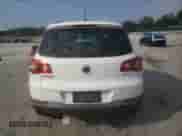 2011 Volkswagen Tiguan S с VIN WVGAV7AX7BW501053, выставлен на аукционе Copart как лот 65892245 с пробегом 188 499 миль миль и На запчасти • Non repairable. История ставок и продаж доступна на DreamBid. Изображение 6.