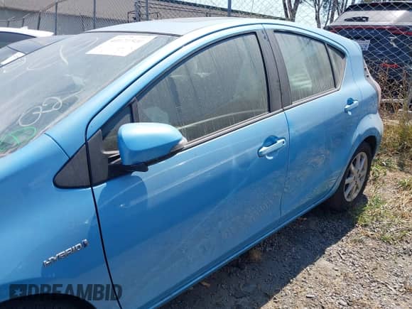 2015 Toyota Prius One z VIN JTDKDTB30F1090307, wystawiony jako IAAI lot #41871540 z przebiegiem 90 933 mil mil oraz . Historia ofert i sprzedaży dostępna na DreamBid. Obrazek 15.