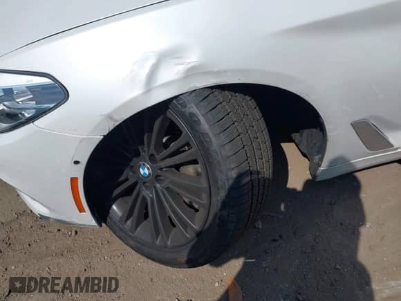 2019 BMW 5 Series 540i xDrive с VIN WBAJE7C58KWW25314, выставлен на аукционе IAAI как лот 42851832 с пробегом 110 280 миль миль и . История ставок и продаж доступна на DreamBid. Изображение 6.