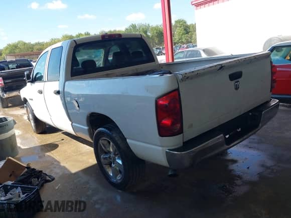 2008 Dodge 1500 SLT z VIN 1D7HA18N58J126761, wystawiony jako IAAI lot #43413167 z przebiegiem 183 654 mil mil oraz . Historia ofert i sprzedaży dostępna na DreamBid. Obrazek 3.