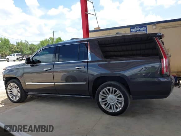 2016 Cadillac Escalade ESV Platinum с VIN 1GYS4KKJ8GR294939, выставлен на аукционе IAAI как лот 42754303 с пробегом 149 270 миль миль и . История ставок и продаж доступна на DreamBid. Изображение 15.